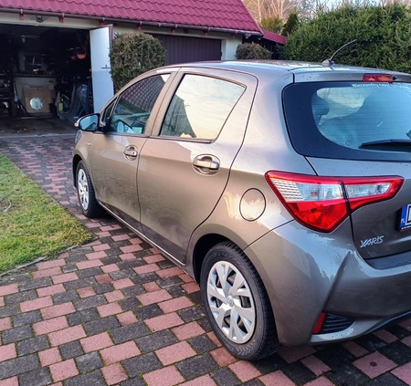 Toyota Yaris cena 57900 przebieg: 33819, rok produkcji 2017 z Lubin małe 79